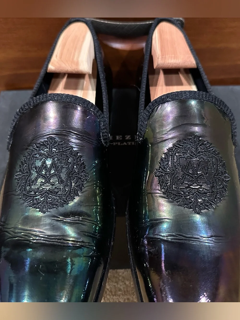 Mezlan Platinum Black Slip On Loafers Embroidered Crest 11.5